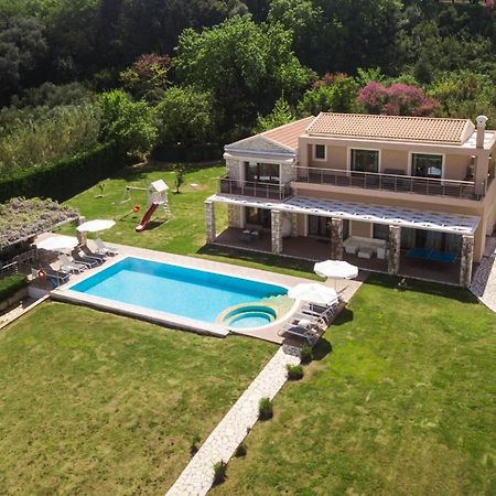 Luxury Villa Hera - Beachfront Roda  Dış mekan fotoğraf